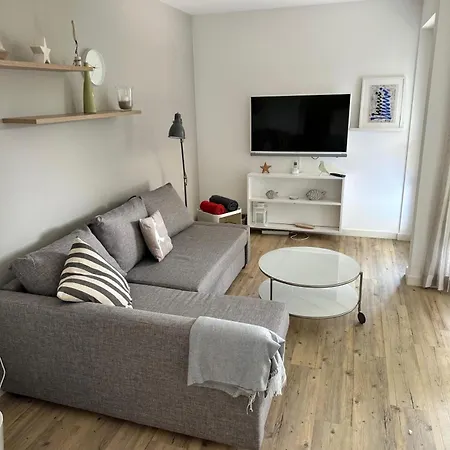 Entennest Am Dorfteich